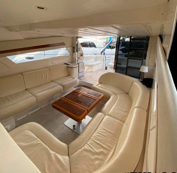 aluguel-de-lancha-ubatuba-intermarine-44-cabine